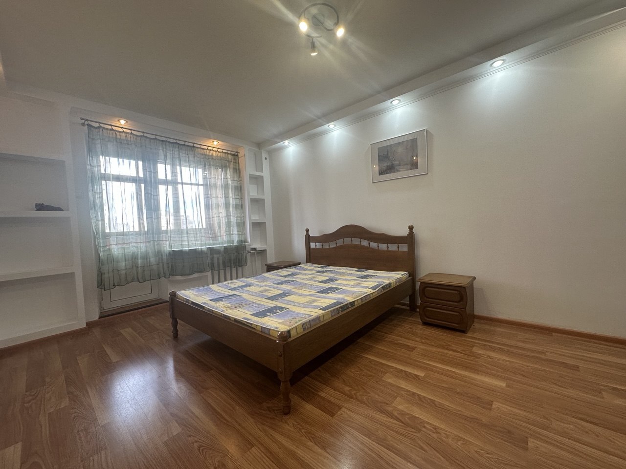 Оренда 3-кімнатної квартири 97 м², Миколи Лаврухіна вул.