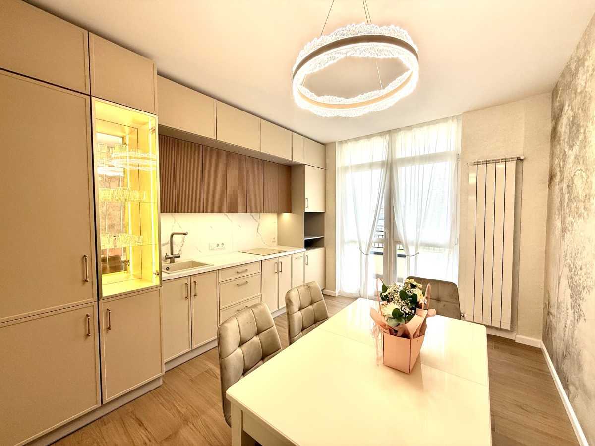 Продажа 2-комнатной квартиры 64 м², Чорновола ул., 17