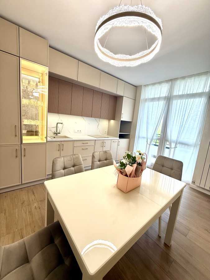 Продажа 2-комнатной квартиры 64 м², Чорновола ул., 17