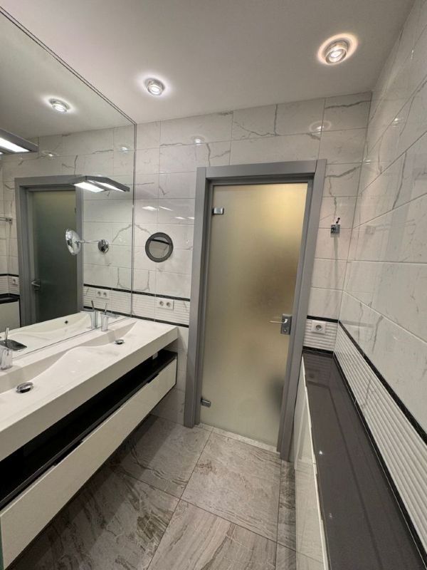 Продажа 3-комнатной квартиры 153 м², Любарского пер., 4А