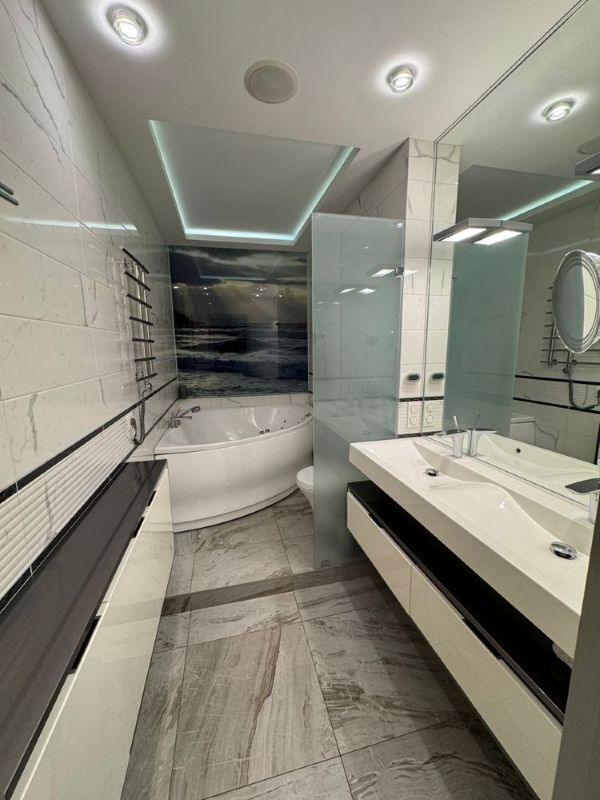 Продажа 3-комнатной квартиры 153 м², Любарского пер., 4А