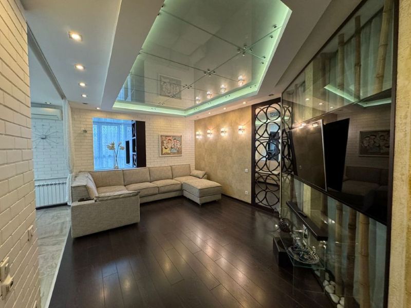 Продажа 3-комнатной квартиры 153 м², Любарского пер., 4А