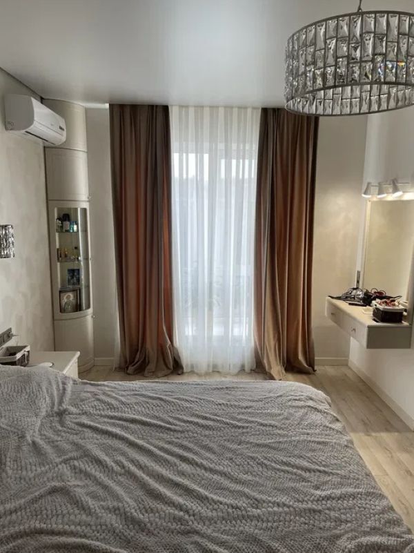 Продажа 3-комнатной квартиры 104 м², Набережная Победы ул., 44
