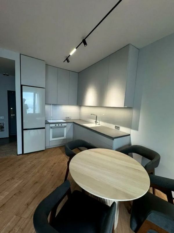 Продаж 1-кімнатної квартири 50 м², Набережна Перемоги вул., 7