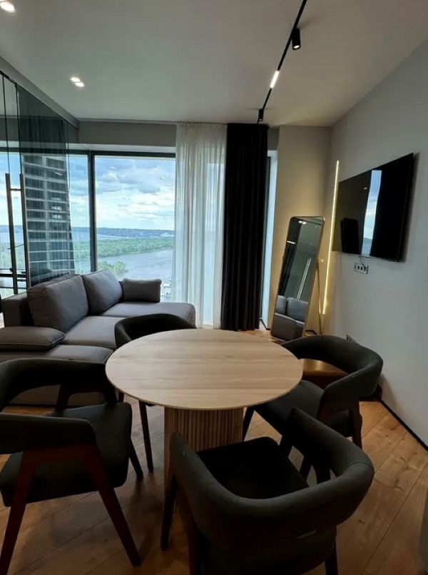 Продаж 1-кімнатної квартири 50 м², Набережна Перемоги вул., 7