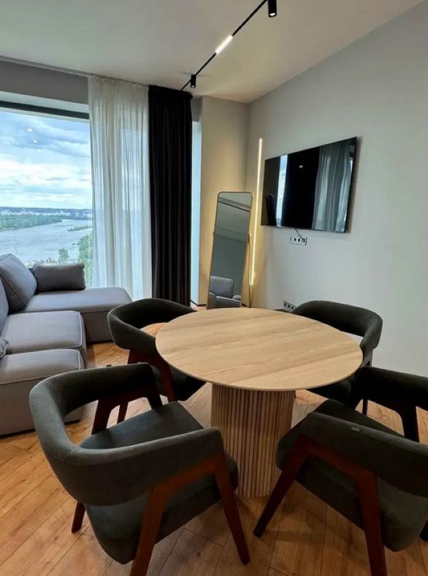 Продаж 1-кімнатної квартири 50 м², Набережна Перемоги вул., 7