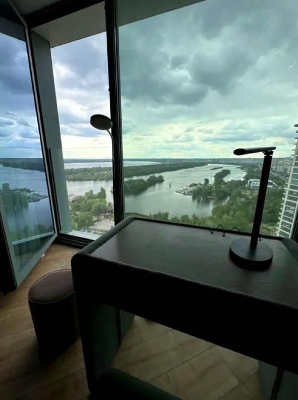 Продаж 1-кімнатної квартири 50 м², Набережна Перемоги вул., 7