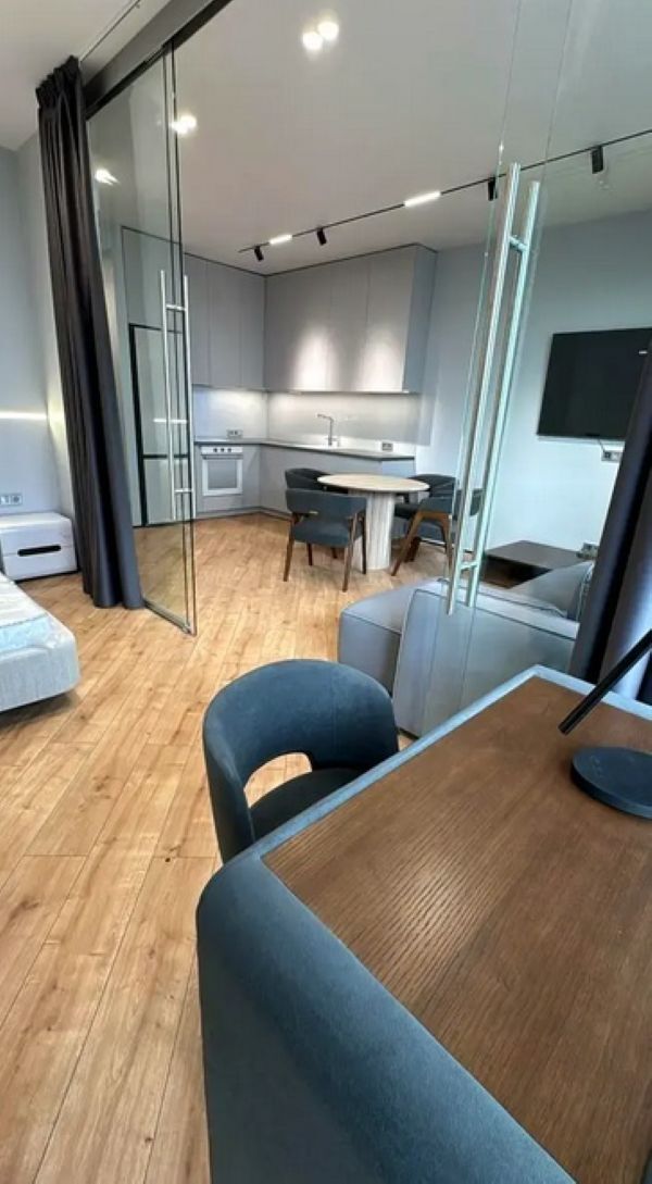 Продаж 1-кімнатної квартири 50 м², Набережна Перемоги вул., 7