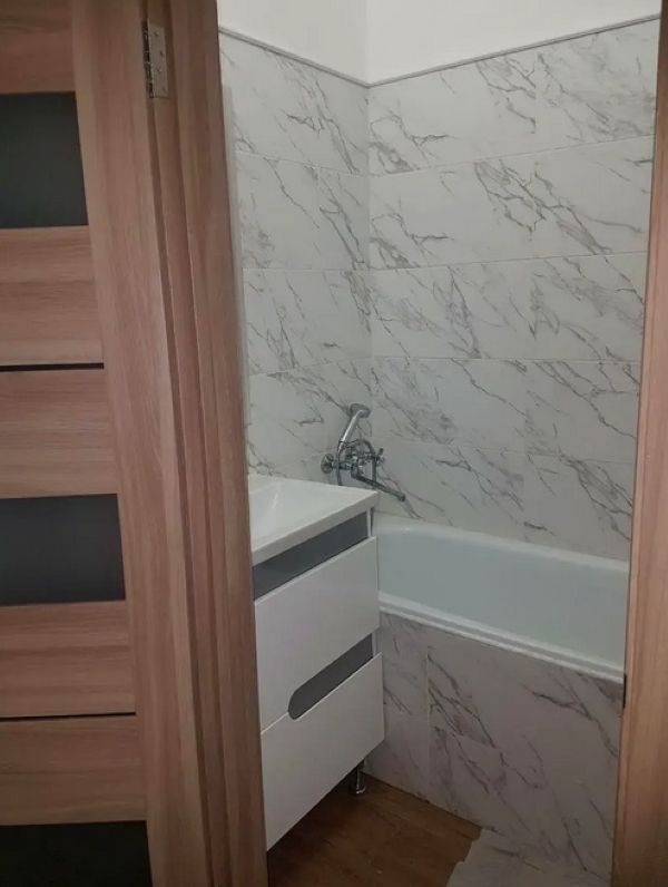 Продажа 3-комнатной квартиры 75 м², Рабочая ул., 99