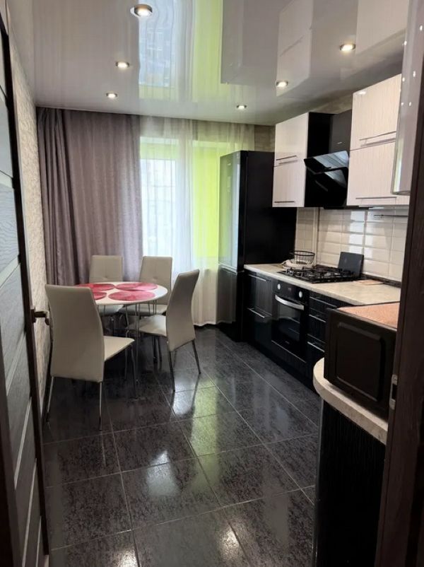 Продажа 3-комнатной квартиры 65 м², Мира просп.