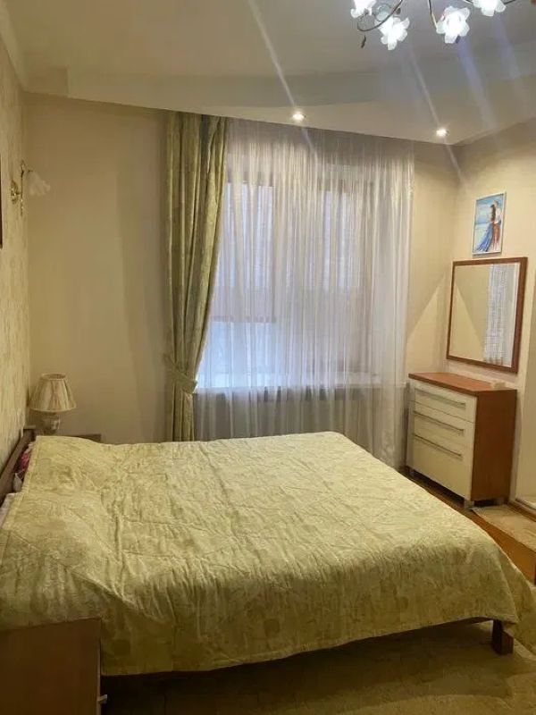 Продажа 3-комнатной квартиры 98 м², Фабрично-заводская ул.