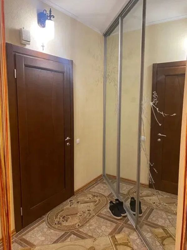 Продажа 3-комнатной квартиры 98 м², Фабрично-заводская ул.