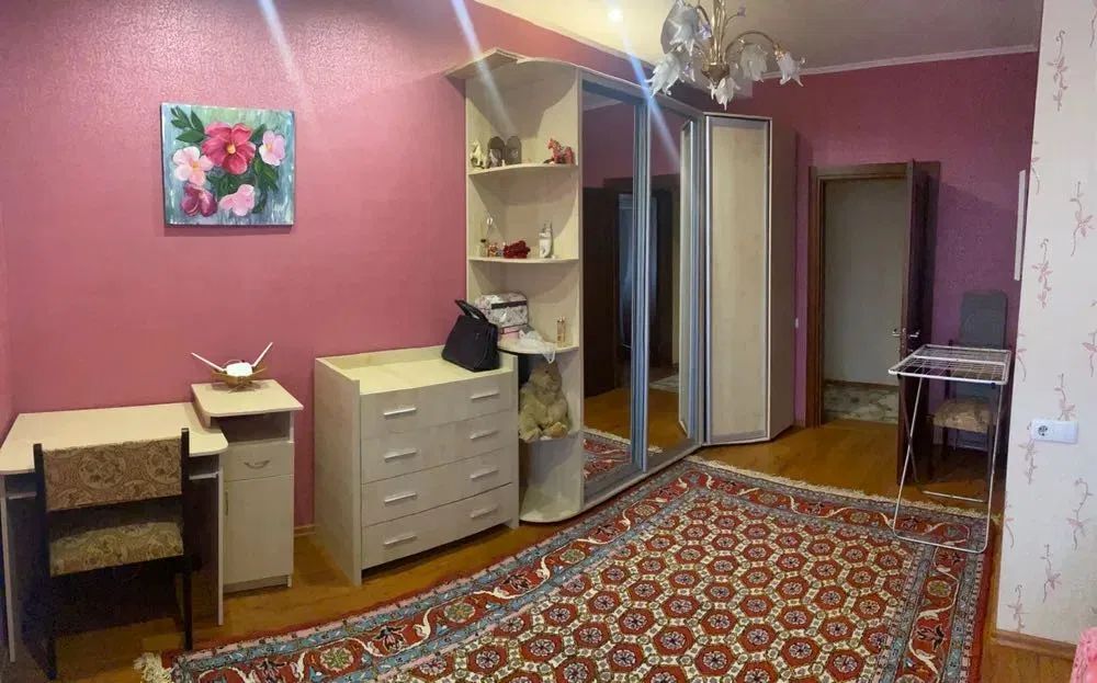 Продажа 3-комнатной квартиры 98 м², Фабрично-заводская ул.