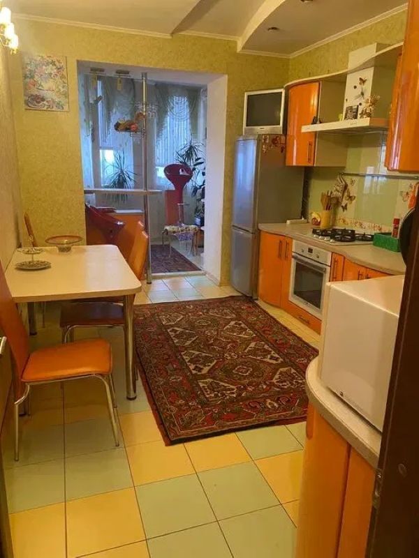 Продажа 3-комнатной квартиры 98 м², Фабрично-заводская ул.
