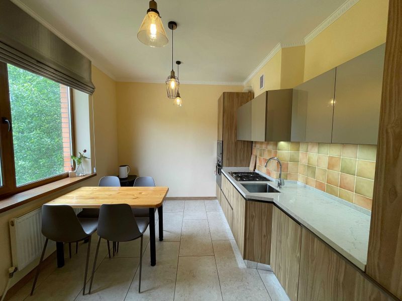 Продажа дома 220 м², Партизанська