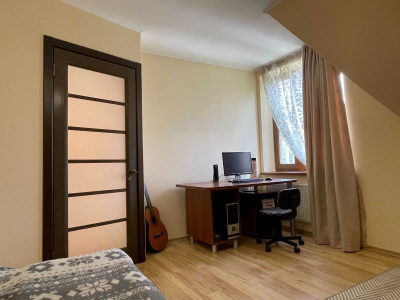 Продажа дома 220 м², Партизанська
