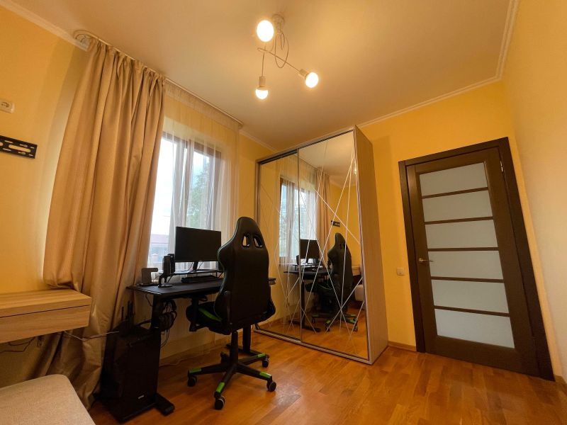 Продажа дома 220 м², Партизанська