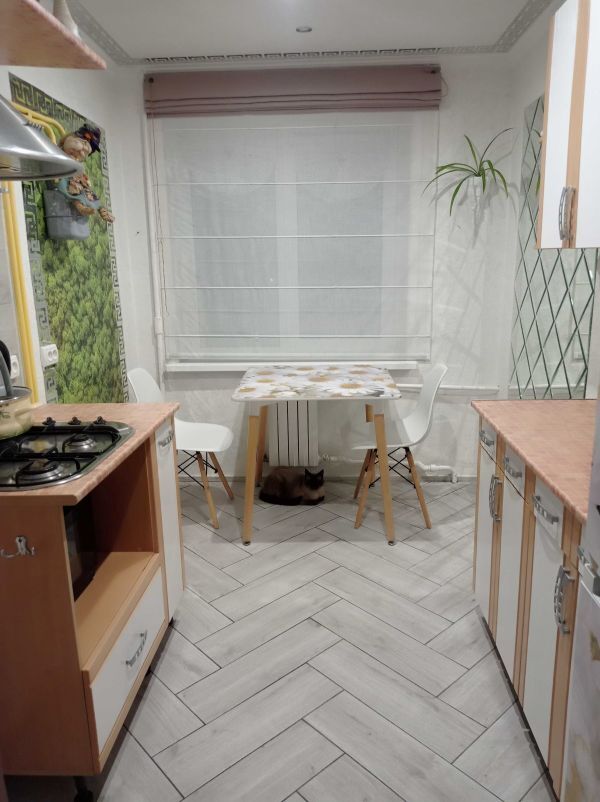 Продажа 4-комнатной квартиры 70 м², Героев просп., 12