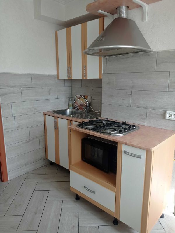 Продажа 4-комнатной квартиры 70 м², Героев просп., 12