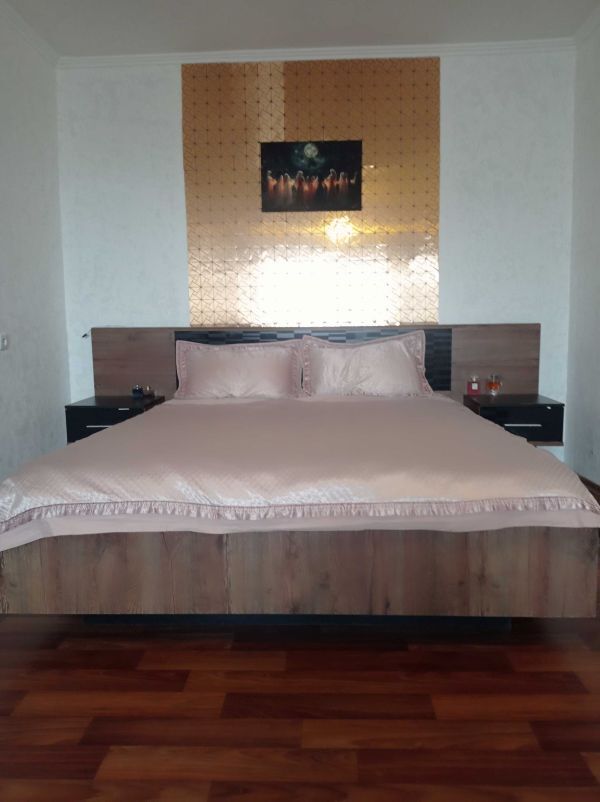 Продажа 4-комнатной квартиры 70 м², Героев просп., 12