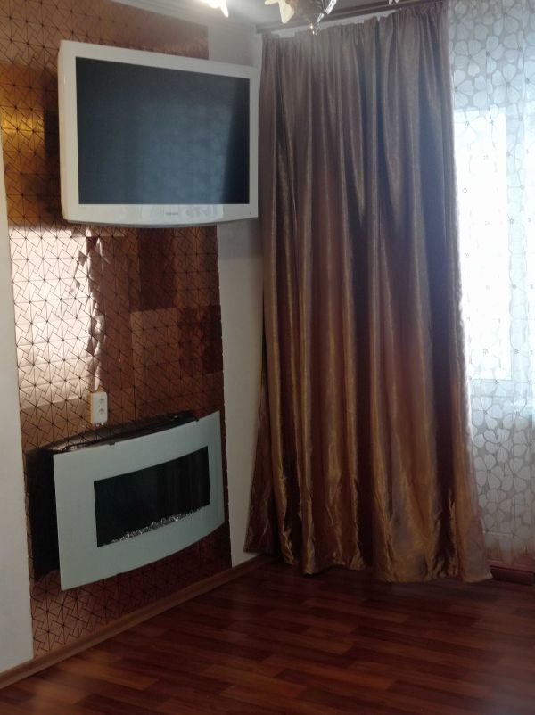 Продажа 4-комнатной квартиры 70 м², Героев просп., 12