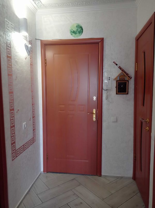 Продажа 4-комнатной квартиры 70 м², Героев просп., 12
