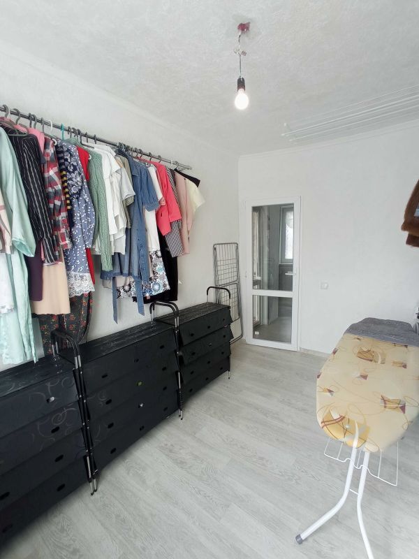 Продажа 4-комнатной квартиры 70 м², Героев просп., 12