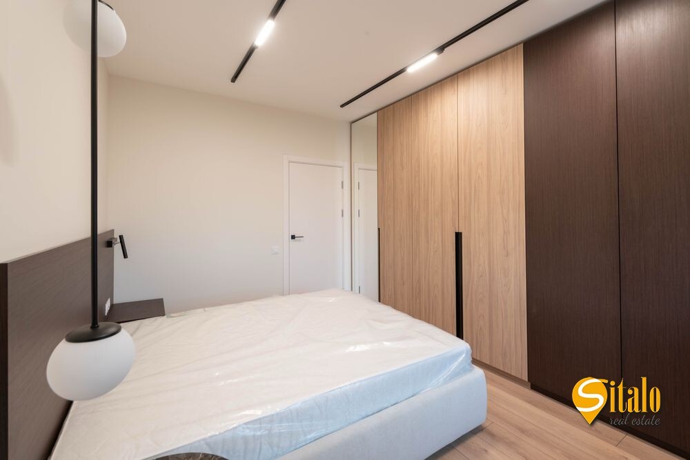 Оренда 4-кімнатної квартири 140 м², Драгоманова вул., 31