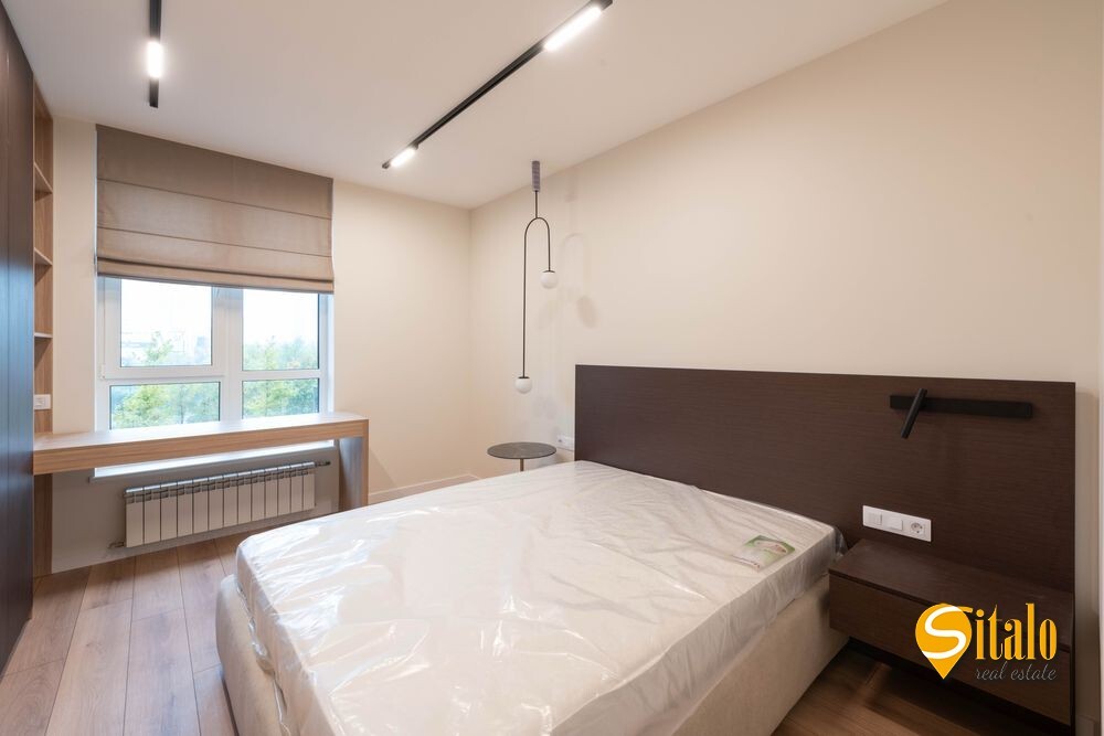 Оренда 4-кімнатної квартири 140 м², Драгоманова вул., 31