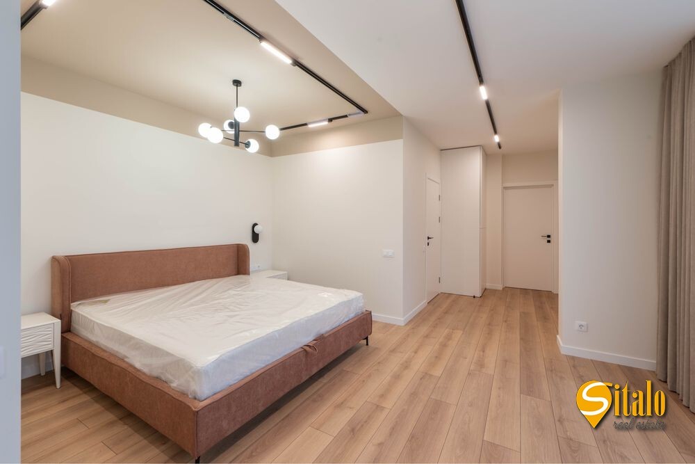Оренда 4-кімнатної квартири 140 м², Драгоманова вул., 31