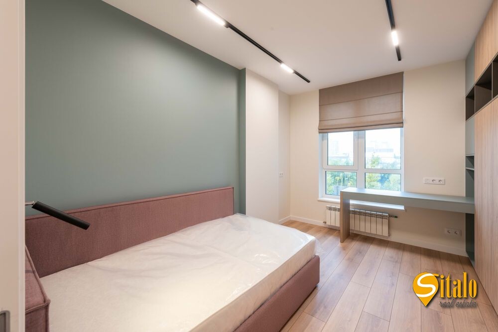 Оренда 4-кімнатної квартири 140 м², Драгоманова вул., 31