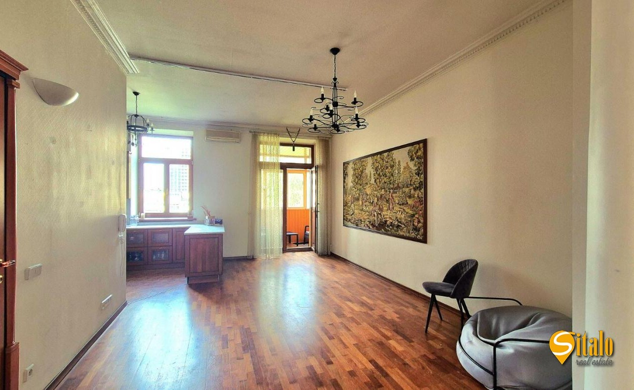 Продажа 4-комнатной квартиры 183 м², Предславинская ул., 30