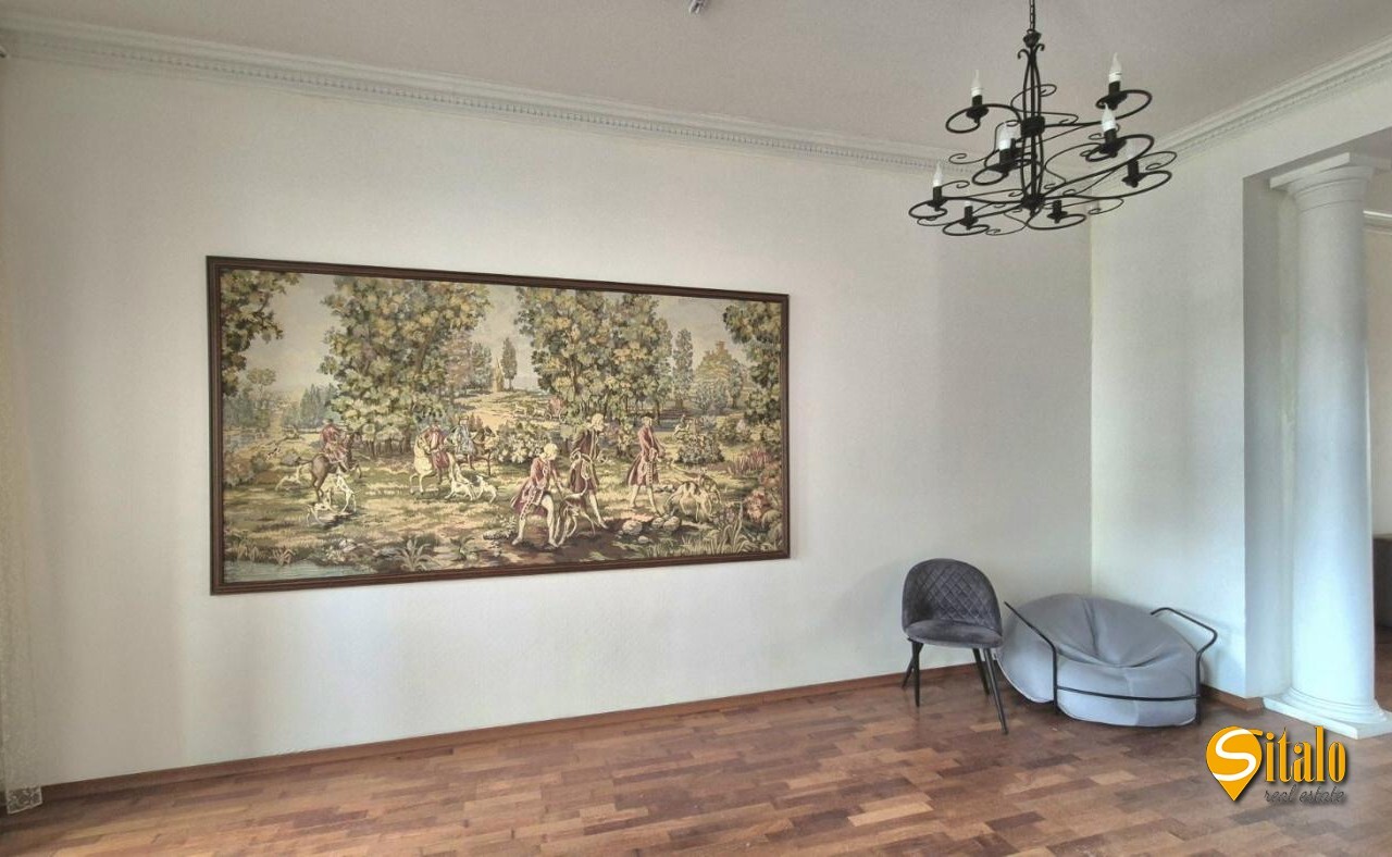 Продажа 4-комнатной квартиры 183 м², Предславинская ул., 30