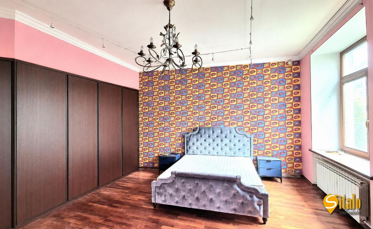 Продажа 4-комнатной квартиры 183 м², Предславинская ул., 30