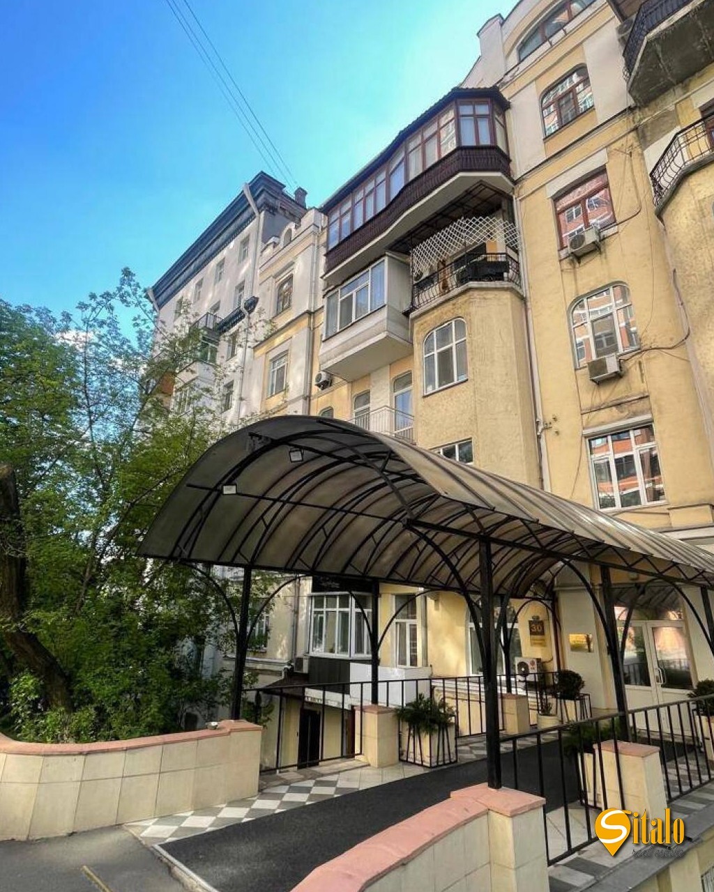 Продажа 4-комнатной квартиры 183 м², Предславинская ул., 30