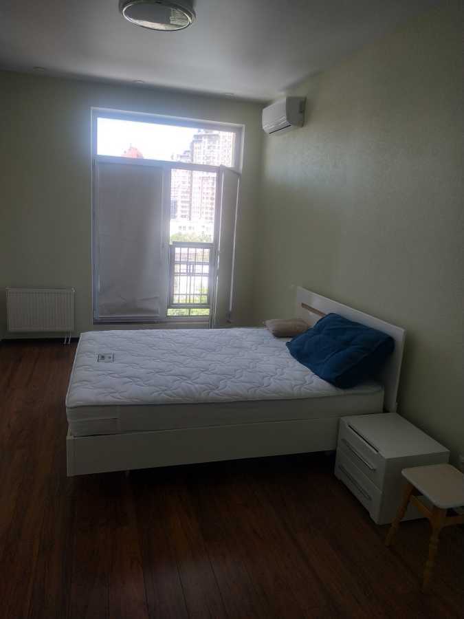 Оренда 2-кімнатної квартири 85.5 м², Євгена Коновальця вул., 44А