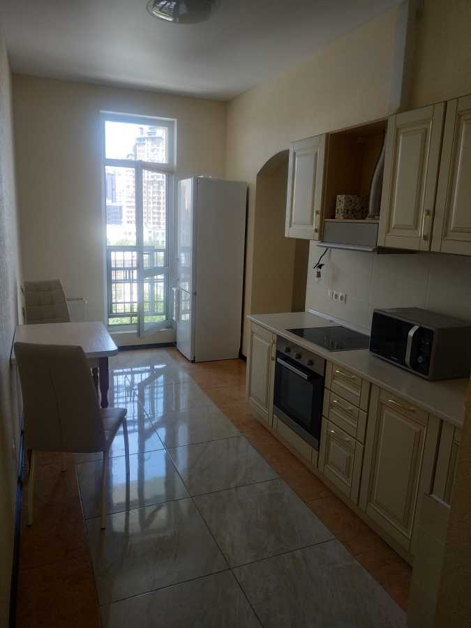 Оренда 2-кімнатної квартири 85.5 м², Євгена Коновальця вул., 44А