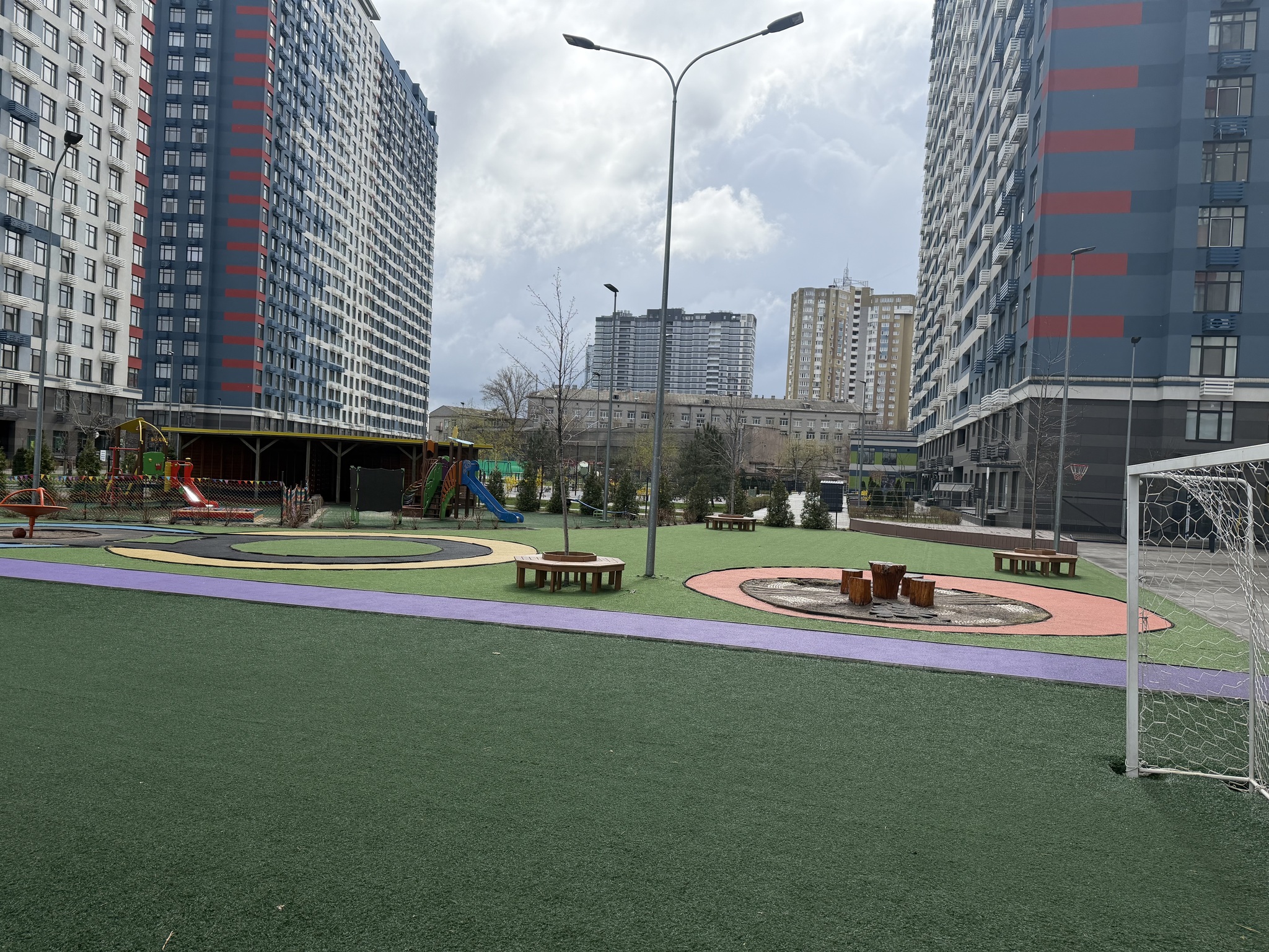 Продажа 3-комнатной квартиры 97 м², Евгения Сверстюка ул.