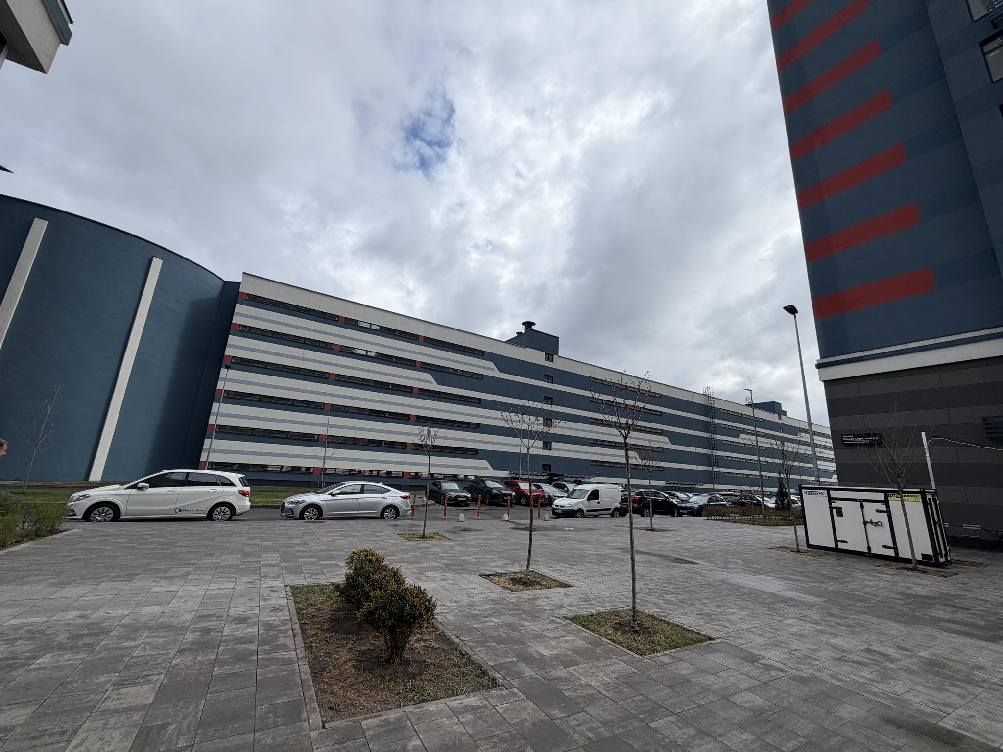 Продажа 3-комнатной квартиры 97 м², Евгения Сверстюка ул.