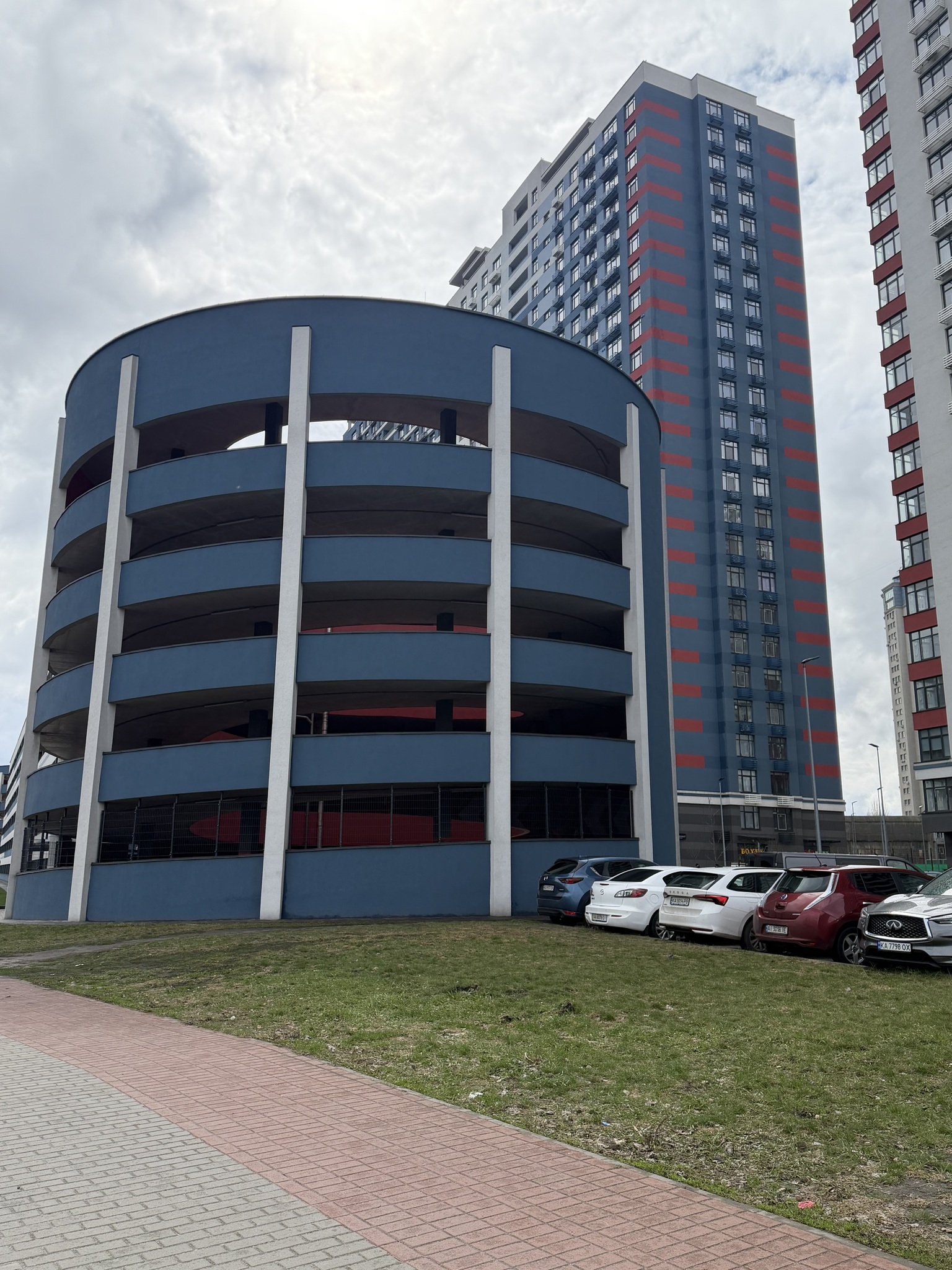 Продажа 3-комнатной квартиры 97 м², Евгения Сверстюка ул.