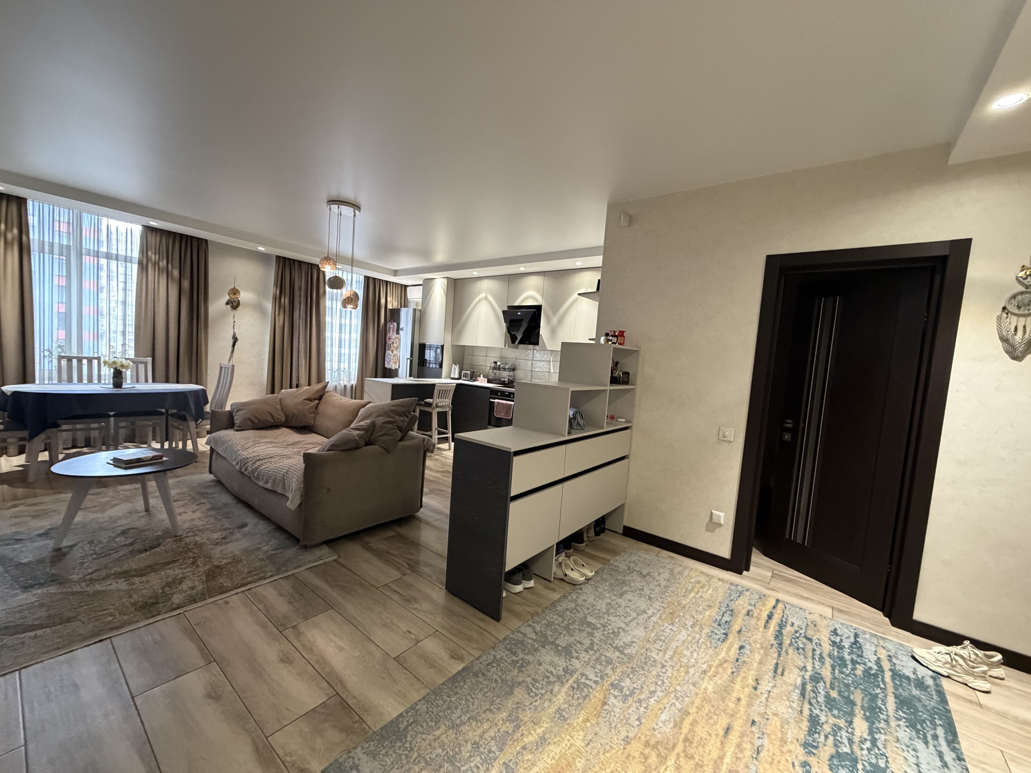 Продажа 3-комнатной квартиры 97 м², Евгения Сверстюка ул.
