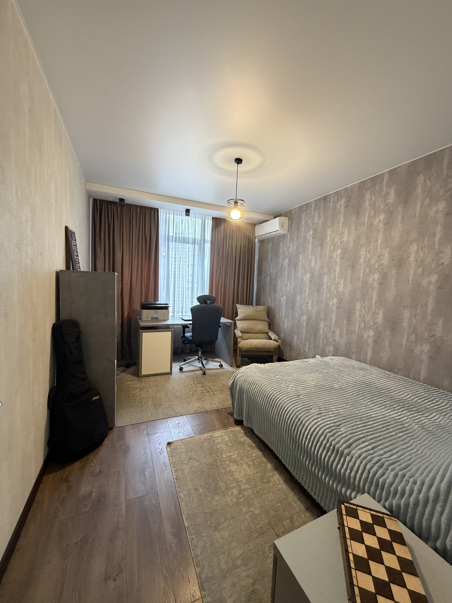 Продажа 3-комнатной квартиры 97 м², Евгения Сверстюка ул.