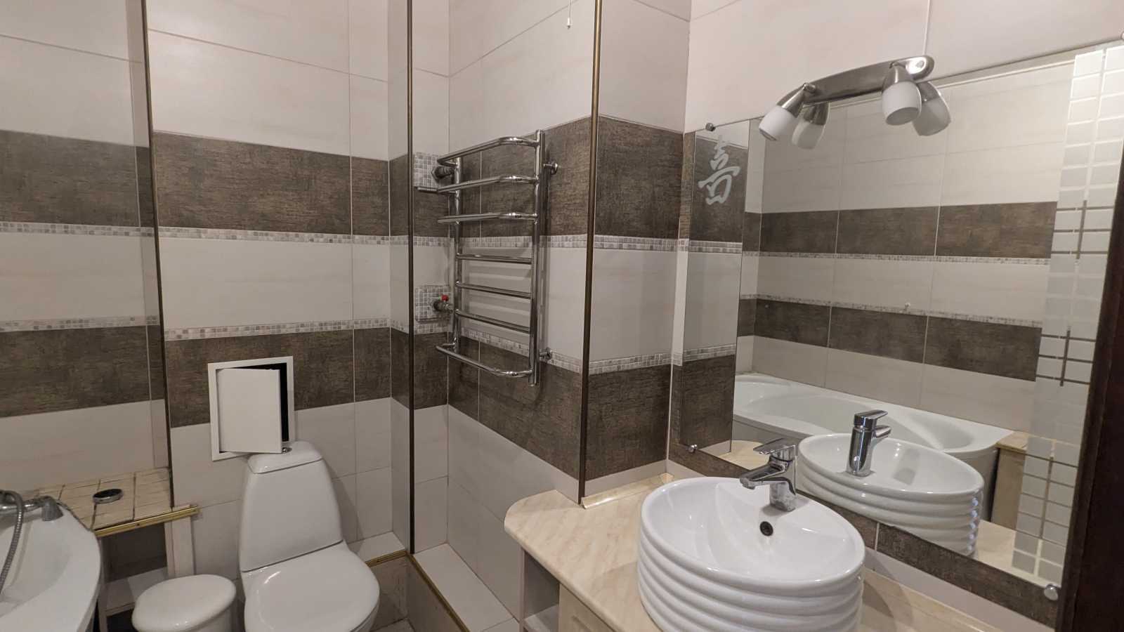 Оренда 2-кімнатної квартири 86 м², Урлівська вул., 11/44