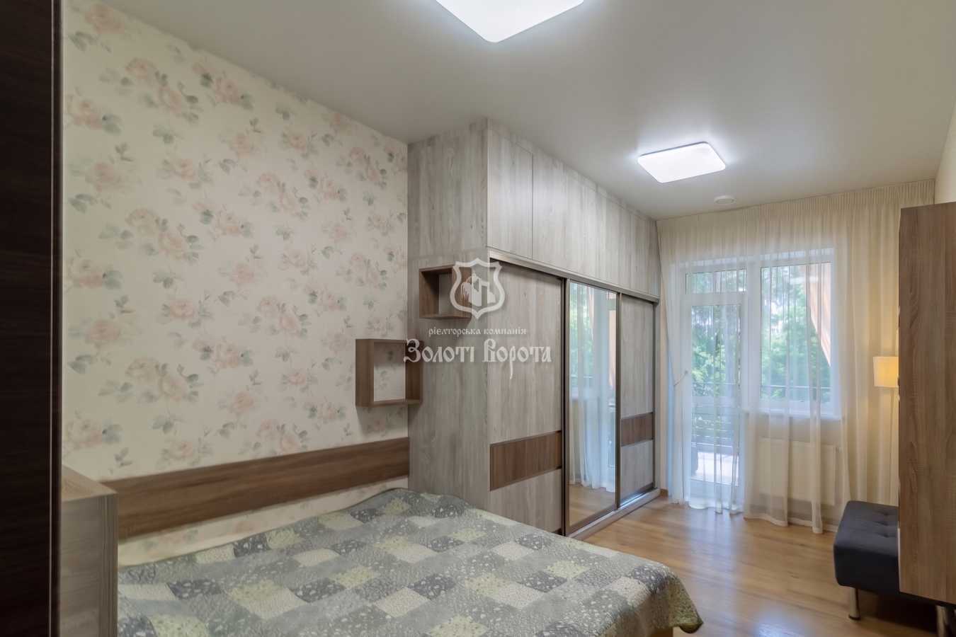Продаж 3-кімнатної квартири 112 м², Підлісна вул., 15