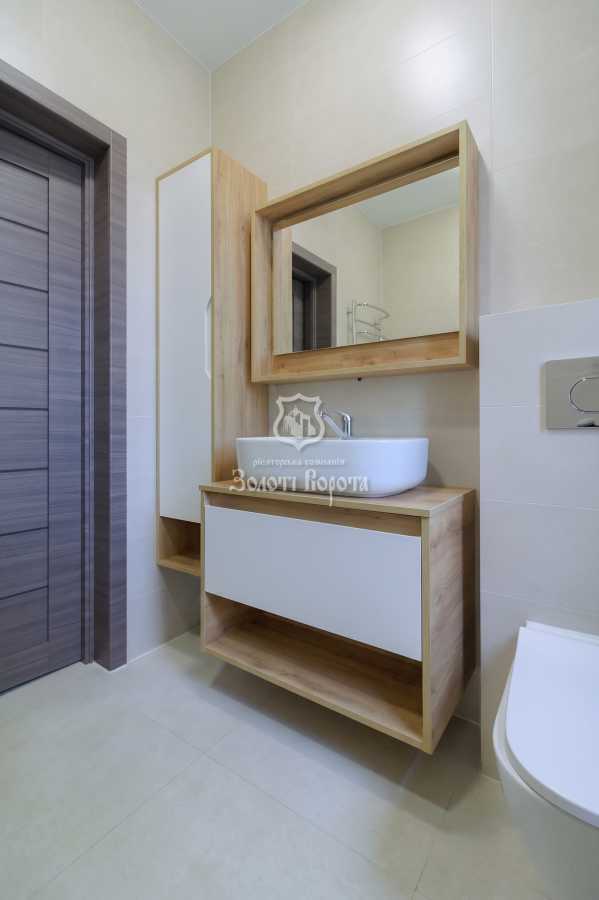Продаж 3-кімнатної квартири 112 м², Підлісна вул., 15