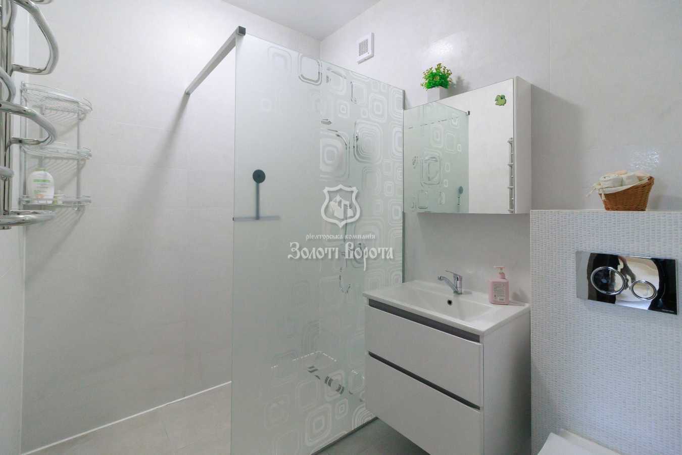 Продаж 3-кімнатної квартири 112 м², Підлісна вул., 15