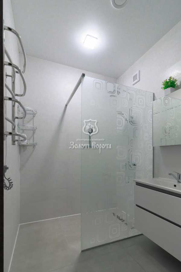 Продаж 3-кімнатної квартири 112 м², Підлісна вул., 15
