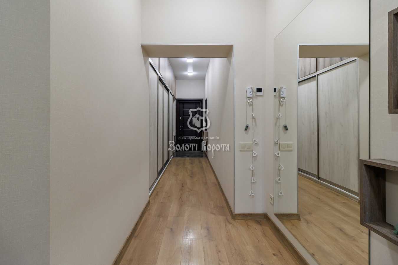 Продаж 3-кімнатної квартири 112 м², Підлісна вул., 15