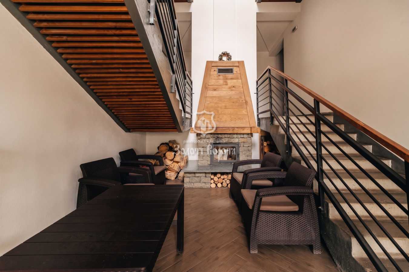 Продаж 3-кімнатної квартири 112 м², Підлісна вул., 15