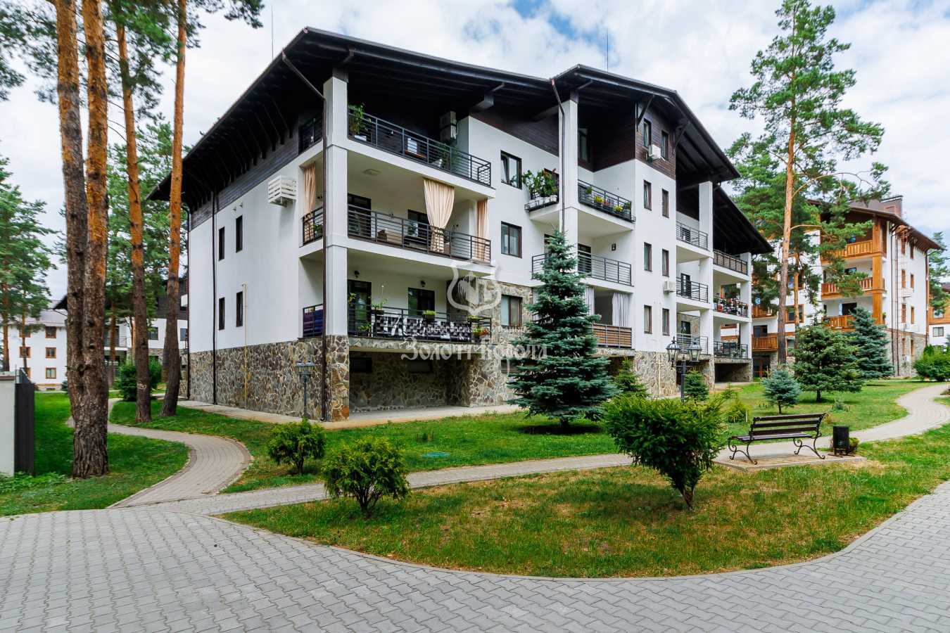 Продаж 3-кімнатної квартири 112 м², Підлісна вул., 15